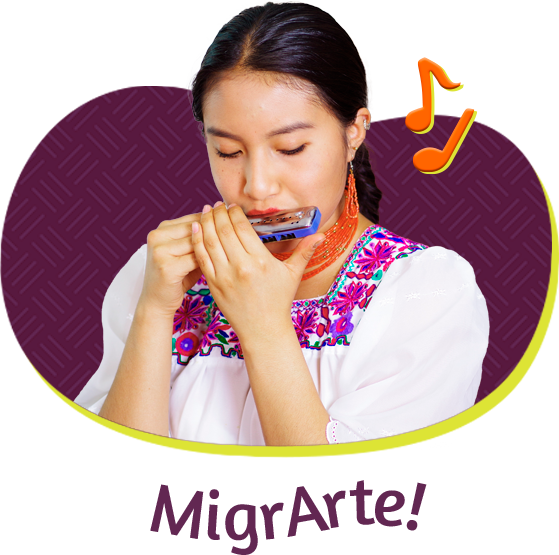 MigrArte program - Woman in traditional clothing playing music